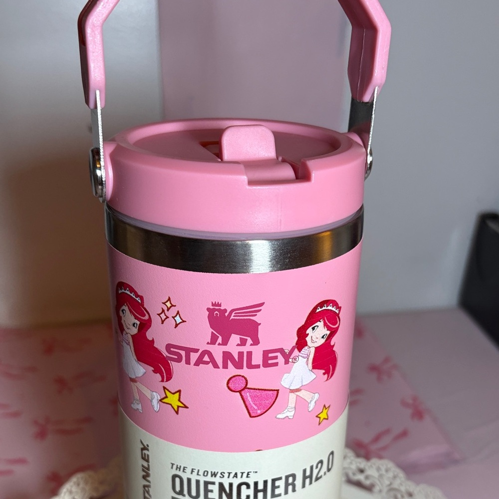 NEW 🩷🩷Stanley Pink Quencher H2.0 Tumbler with Princess Design - Picture 2 of 8